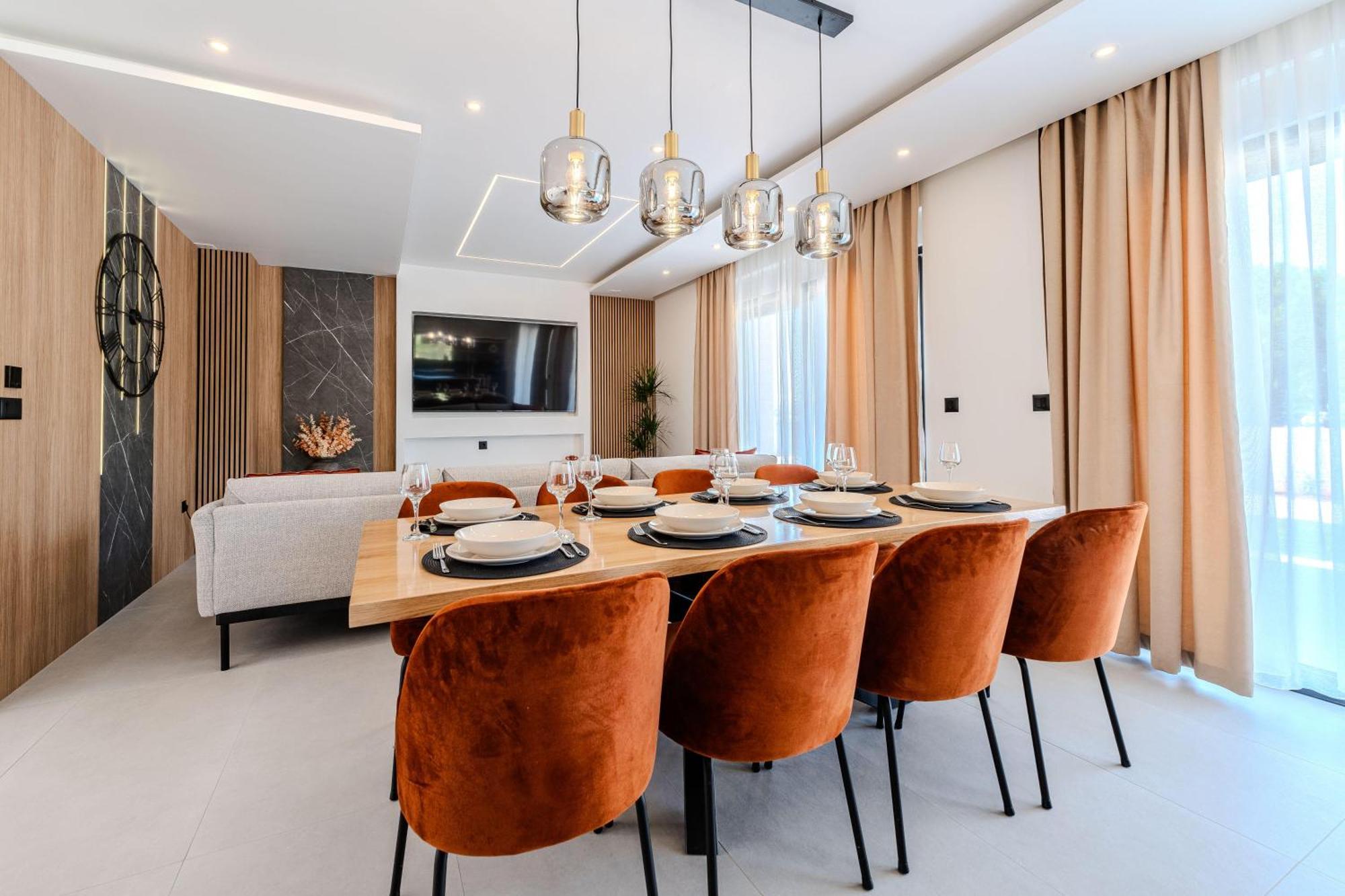 Palazzo By Belmont Realty Vila