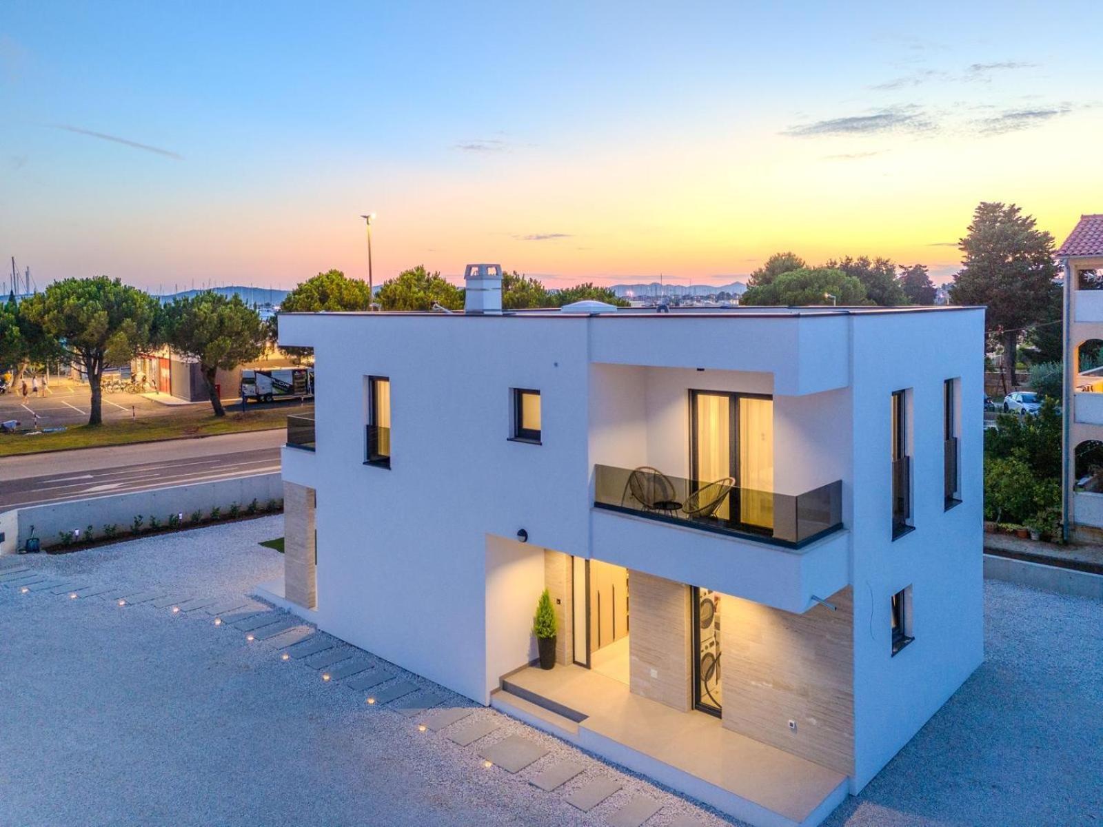 Vila Palazzo By Belmont Realty *