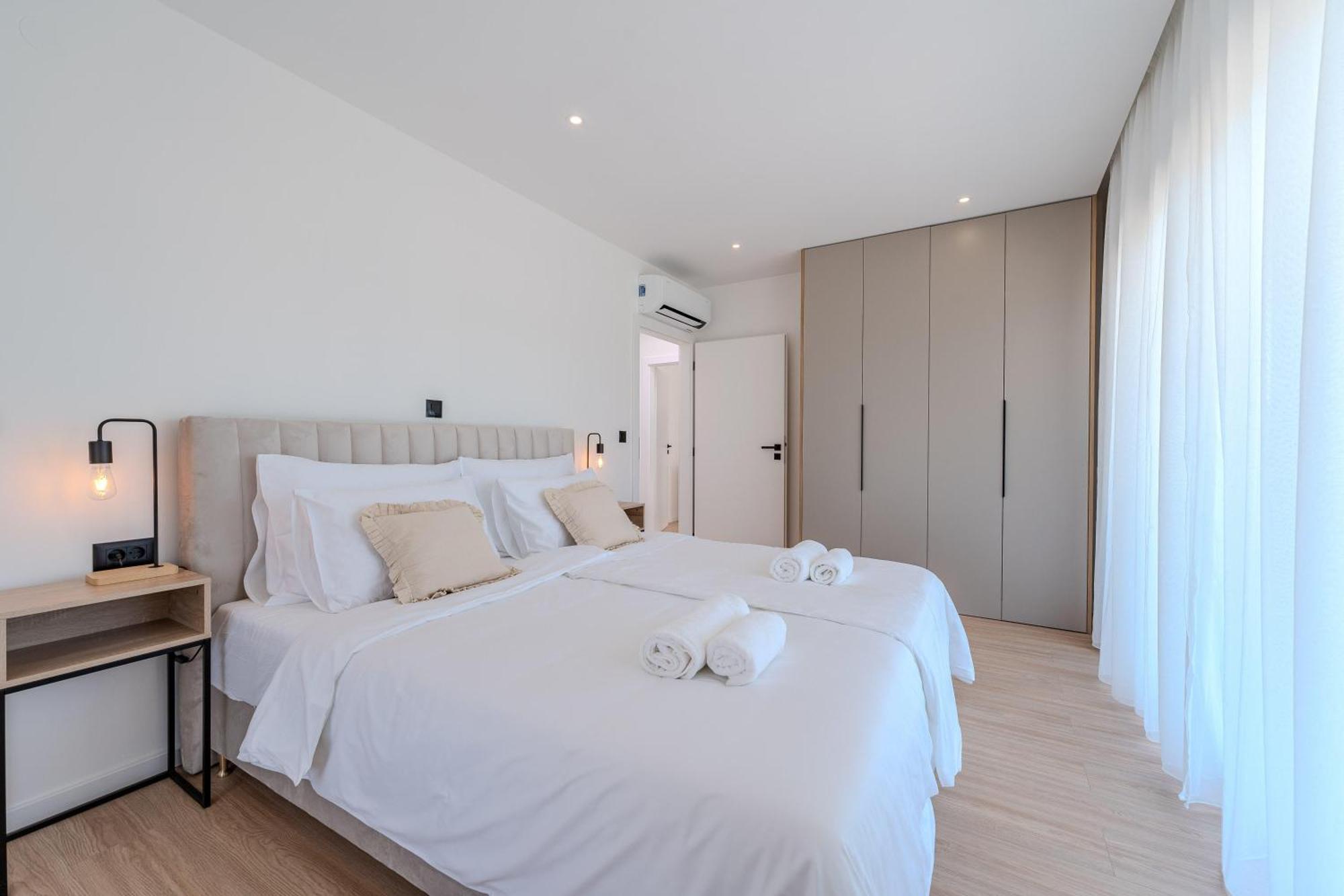 Villa Palazzo By Belmont Realty