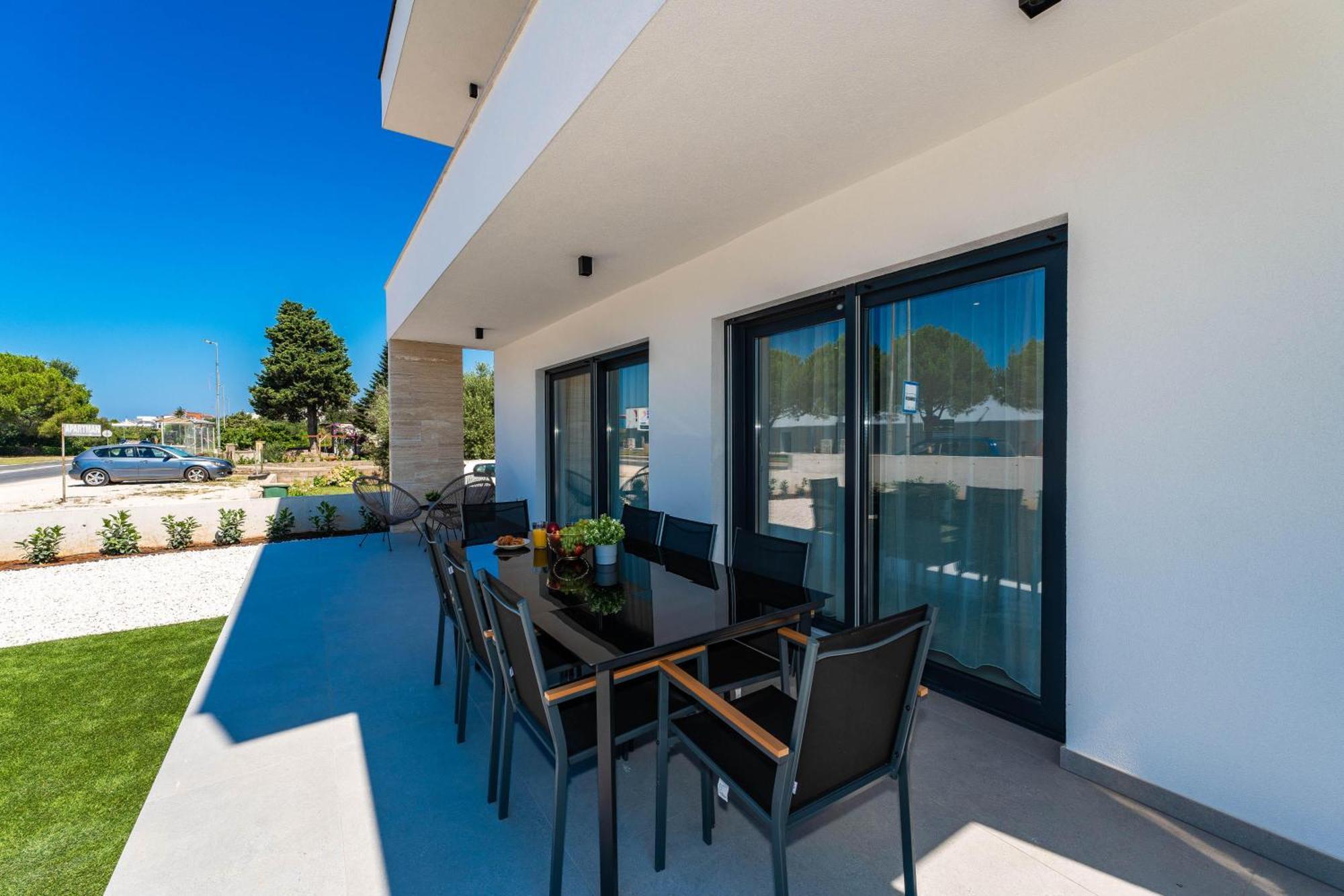 Villa Palazzo By Belmont Realty *
